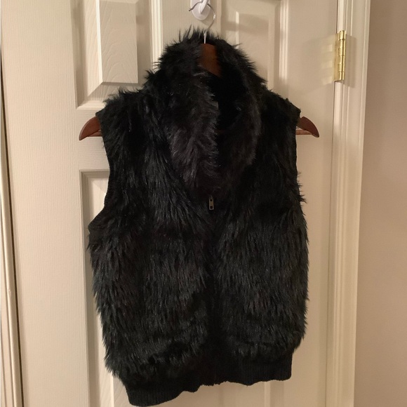 Arizona Jean Black Faux Fur Cable Knit Vest Size Large (Runs Small) - Picture 13 of 14